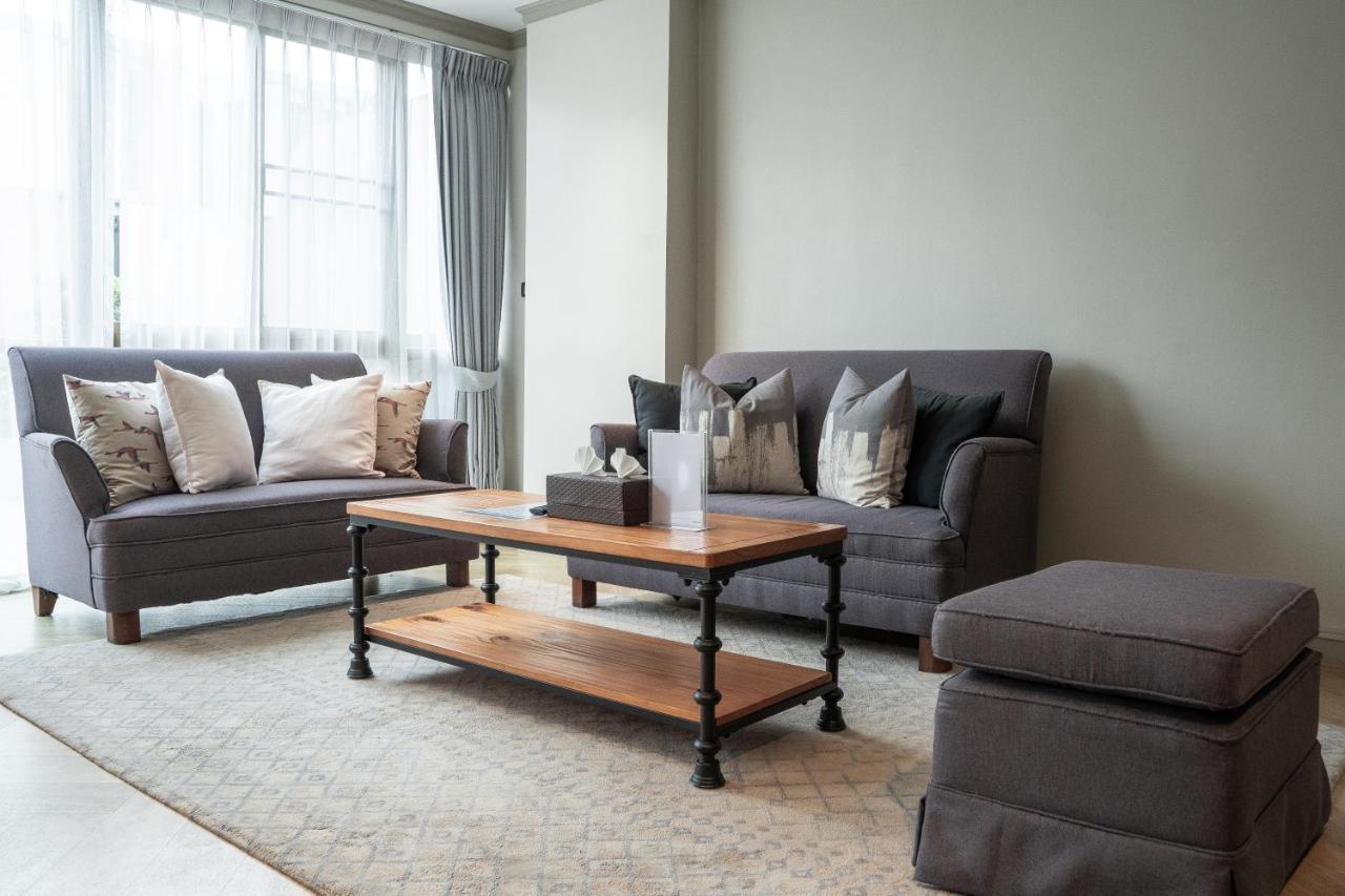 Thea Private Suites By Th District Bangkok Exteriör bild