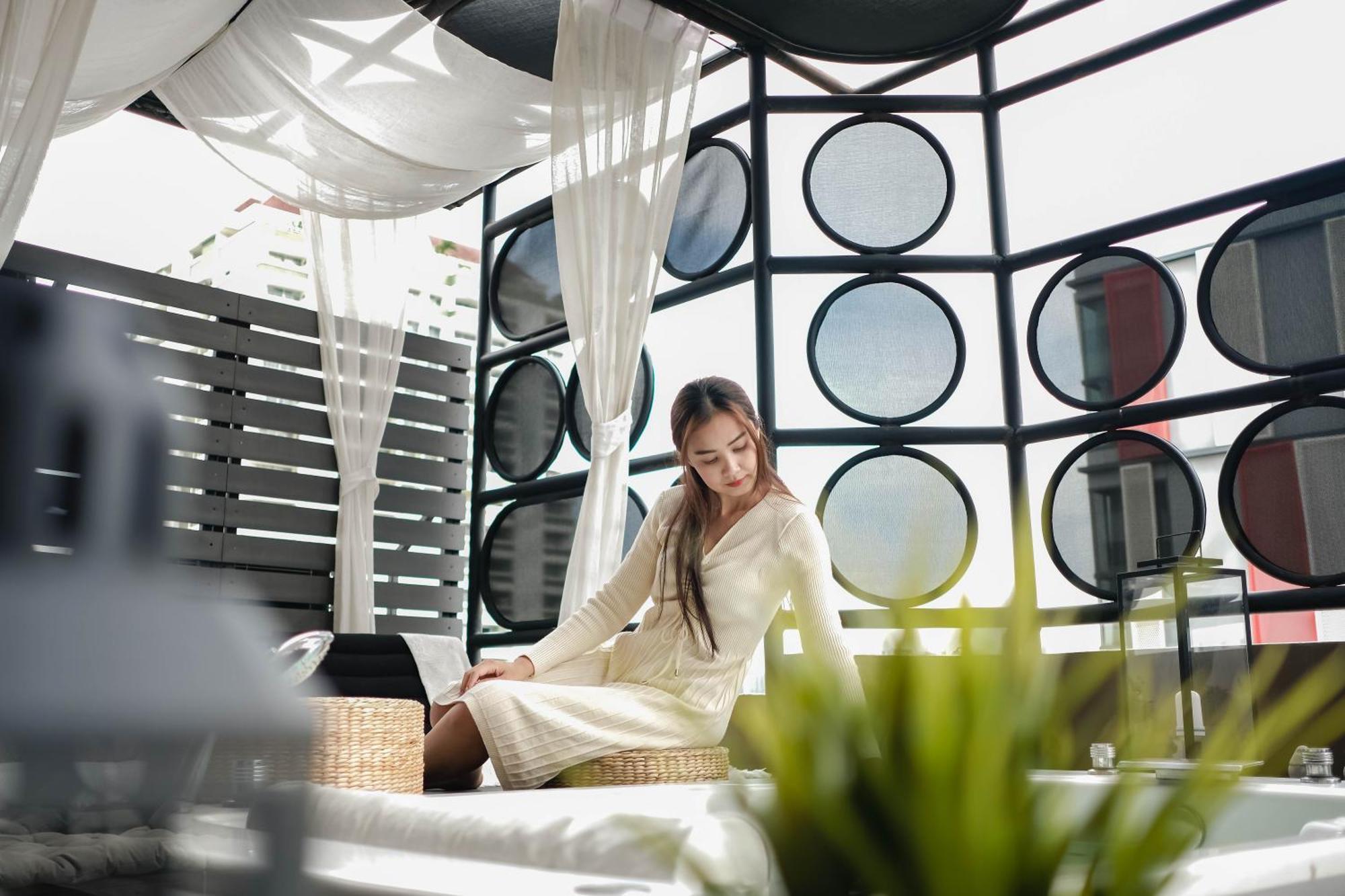 Thea Private Suites By Th District Bangkok Exteriör bild